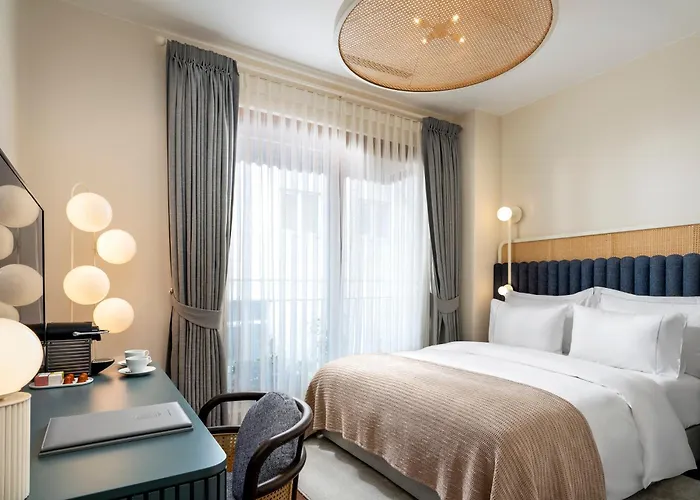 Ecole St. Pierre Отель