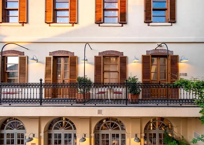 Ecole St. Pierre Отель