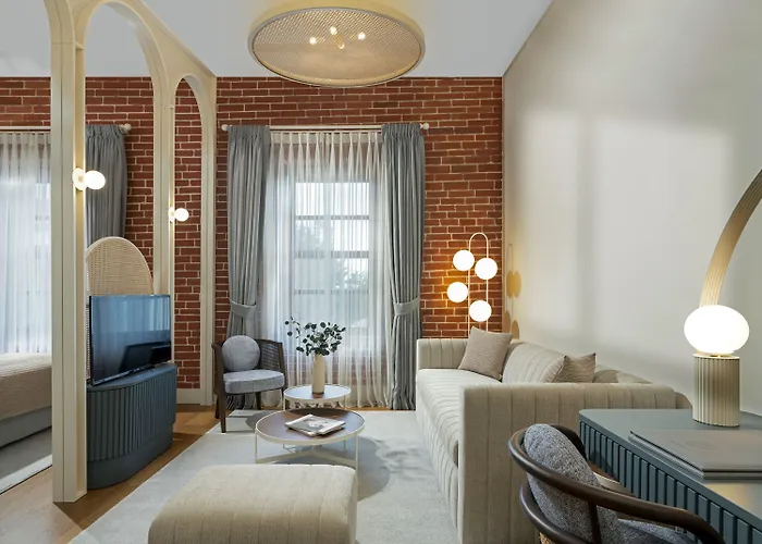 Отель Ecole St. Pierre