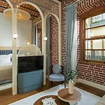 Ecole St. Pierre Hotel