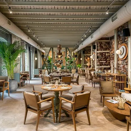 Hotel Ecole St. Pierre 4*