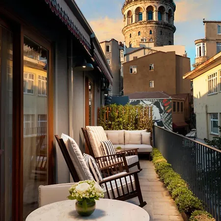 Ecole St. Pierre Hotel 3*