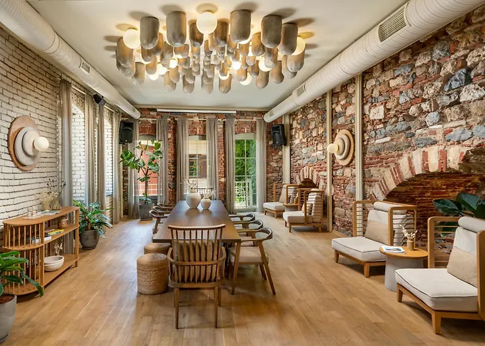 Ecole St. Pierre Отель 3*