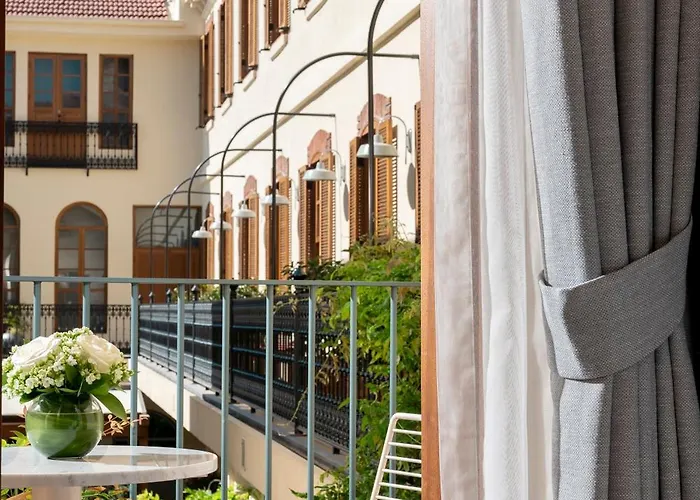 Ecole St. Pierre Hotel