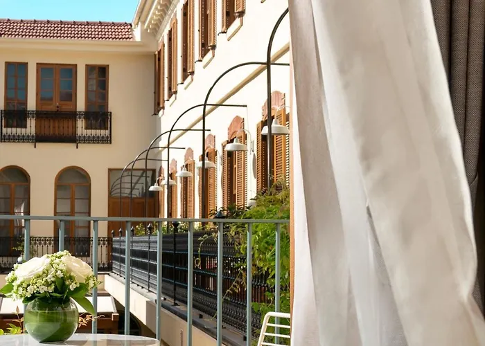 Hotel Ecole St. Pierre 3*