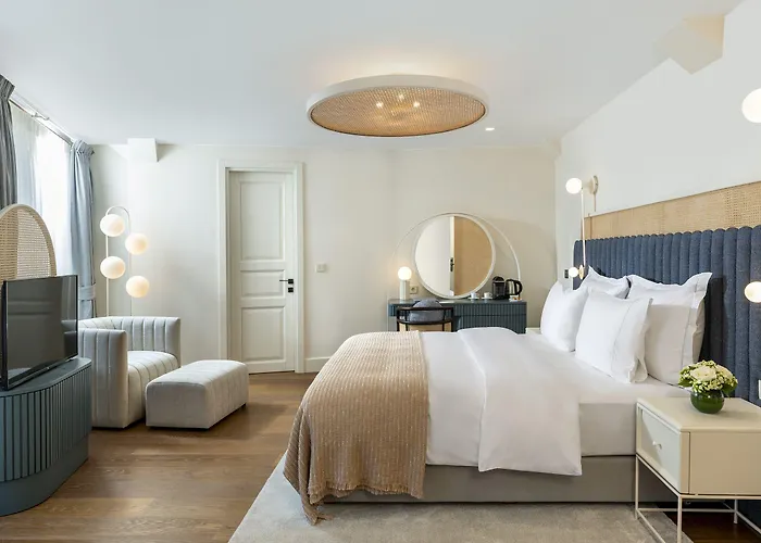 Ecole St. Pierre Отель 3*