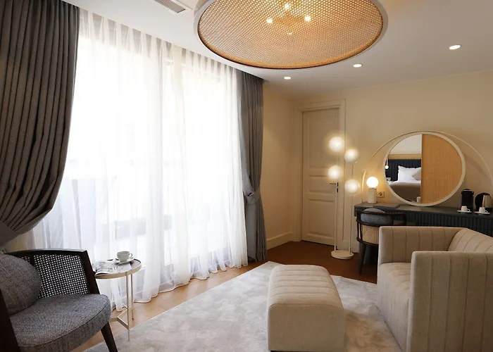 Hotel Ecole St. Pierre 3*