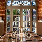 Ecole St. Pierre Hotell Istanbul