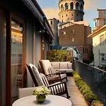 Ecole St. Pierre Hotell 3*