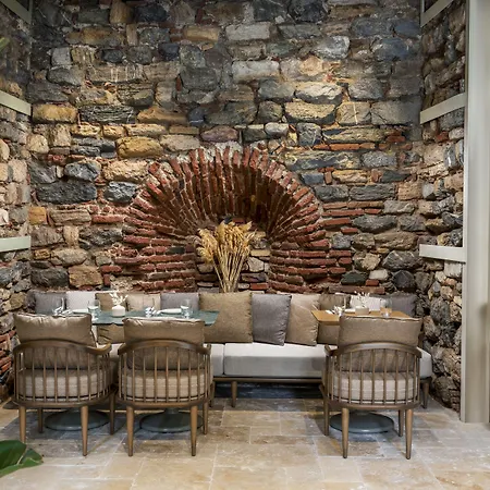 מלון Ecole St. Pierre