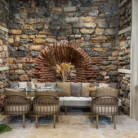 Ecole St. Pierre מלון