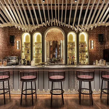 Ecole St. Pierre Hotell Istanbul